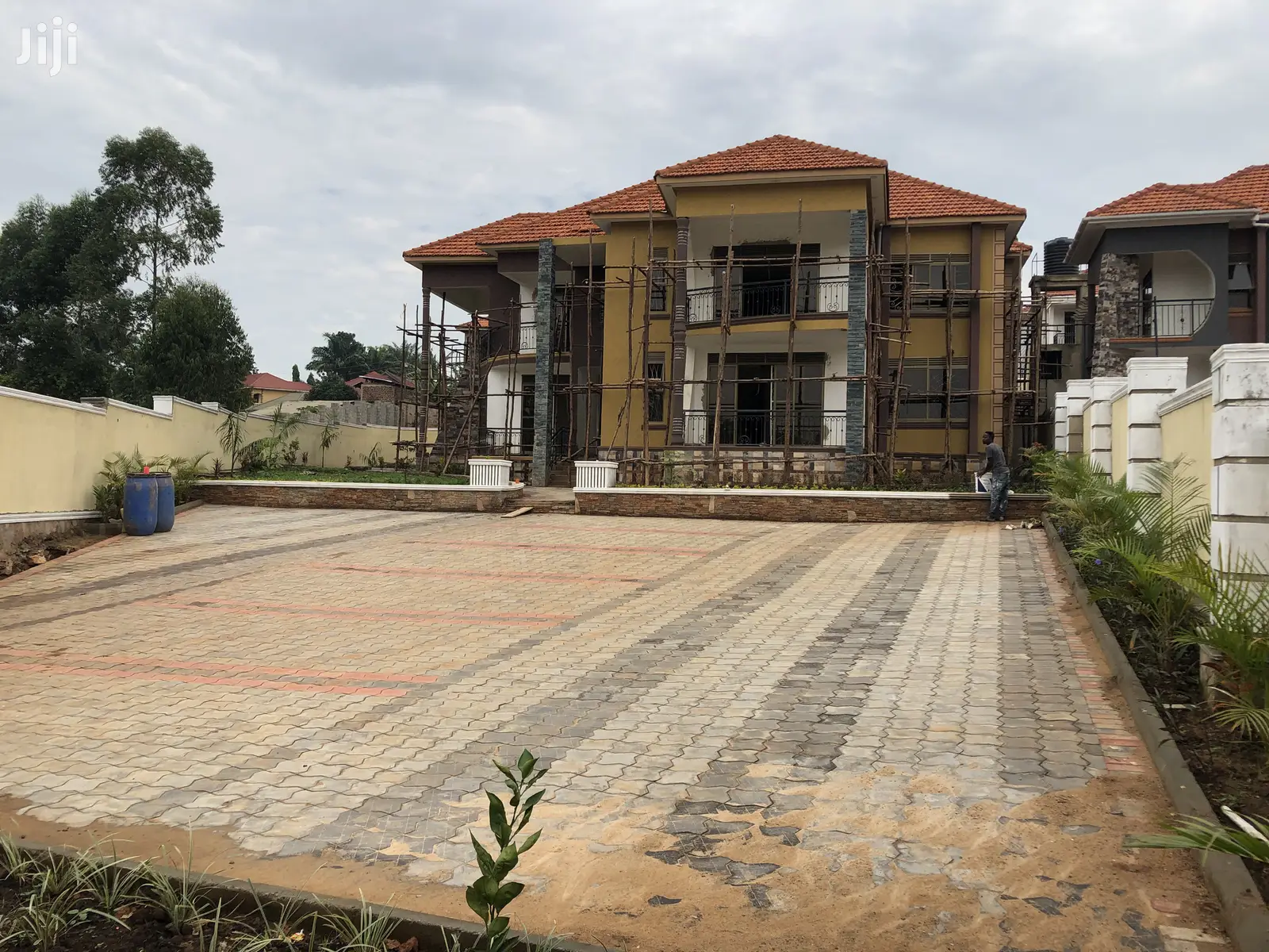 KIWATULE Mansion on Sell in Kampala