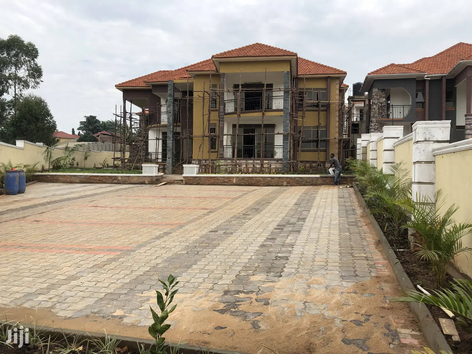 KIWATULE Mansion on Sell in Kampala