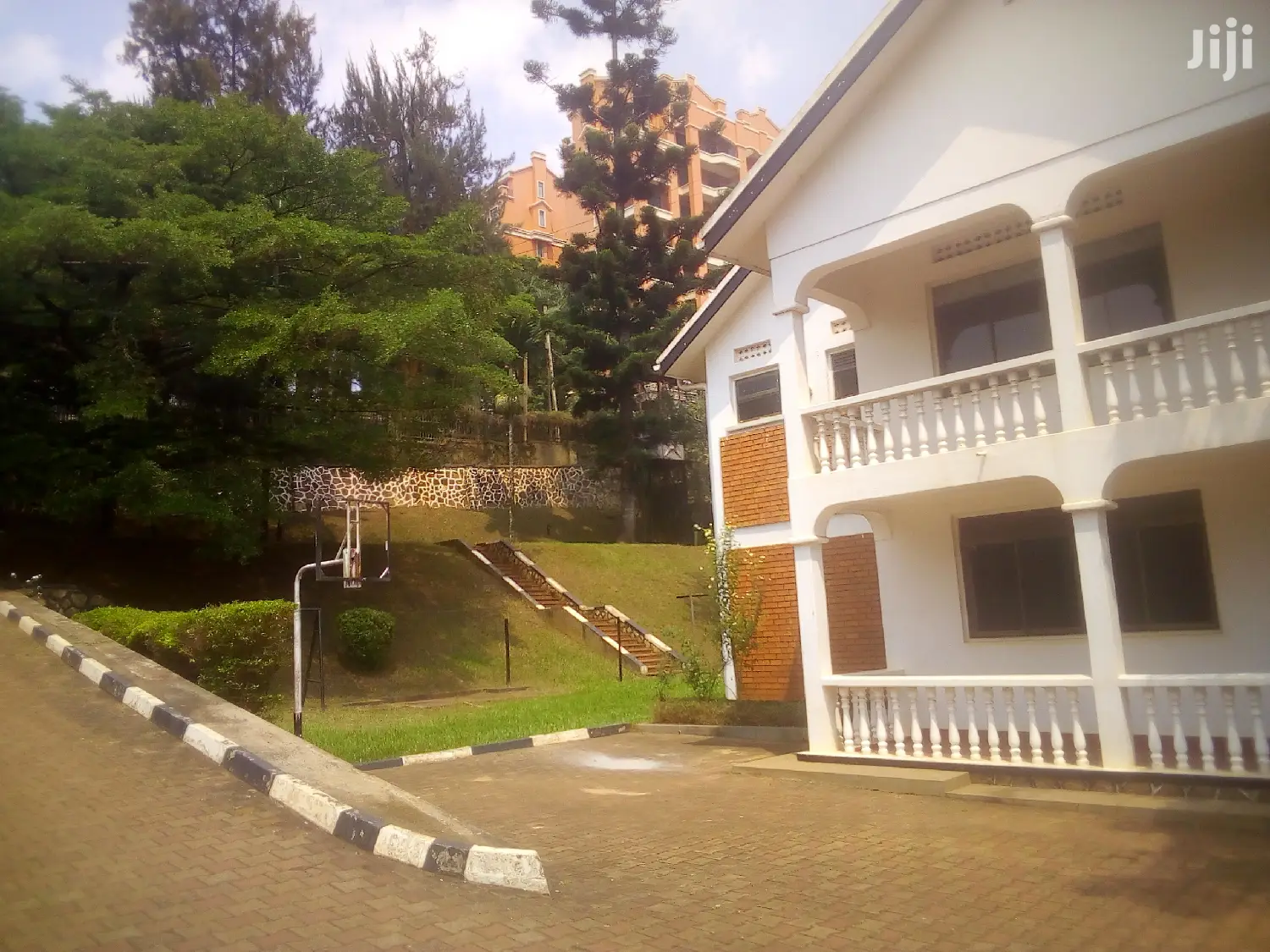6 Bedroom House For Rent in Kampala
