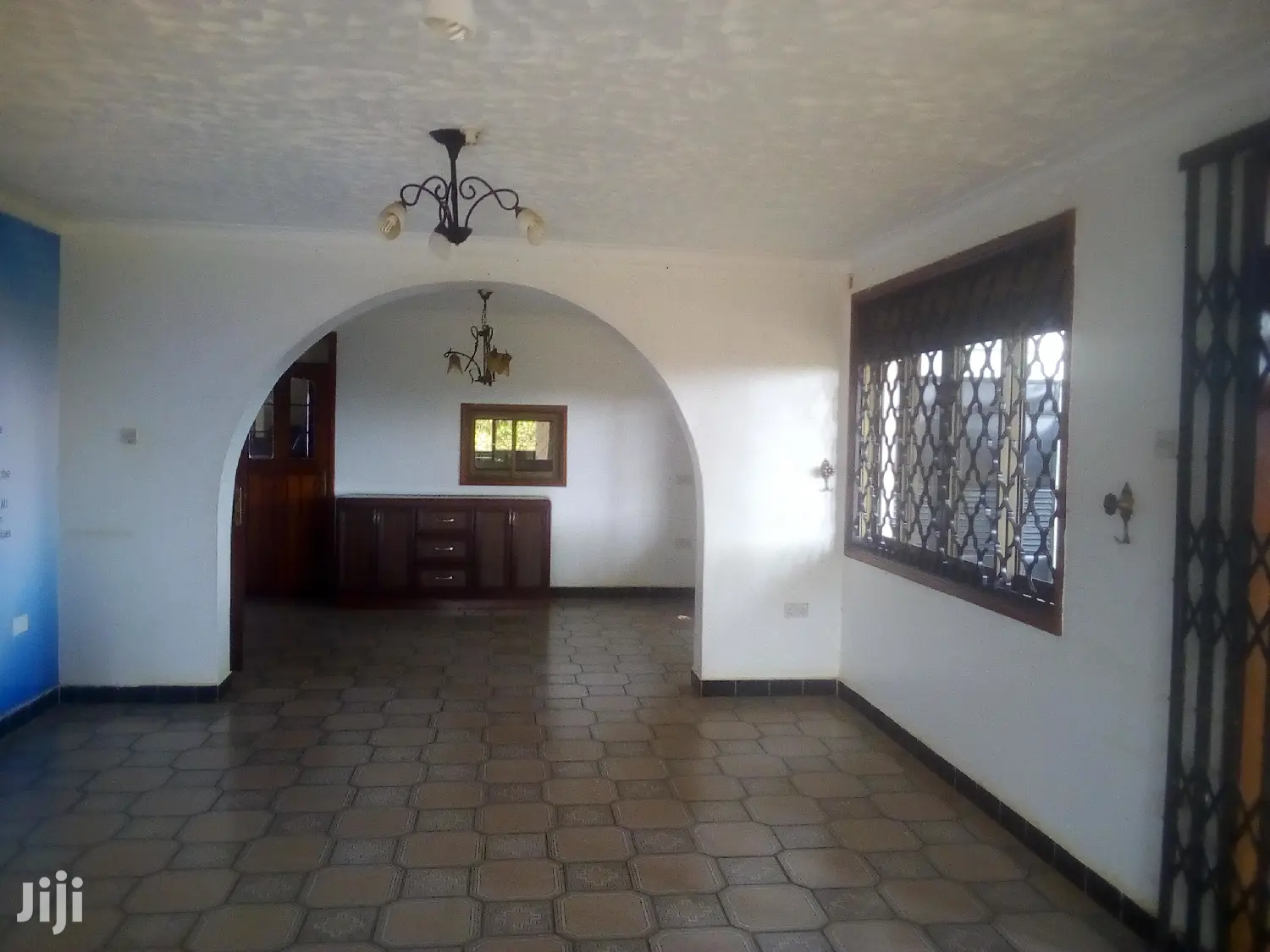 6 Bedroom House For Rent in Kampala