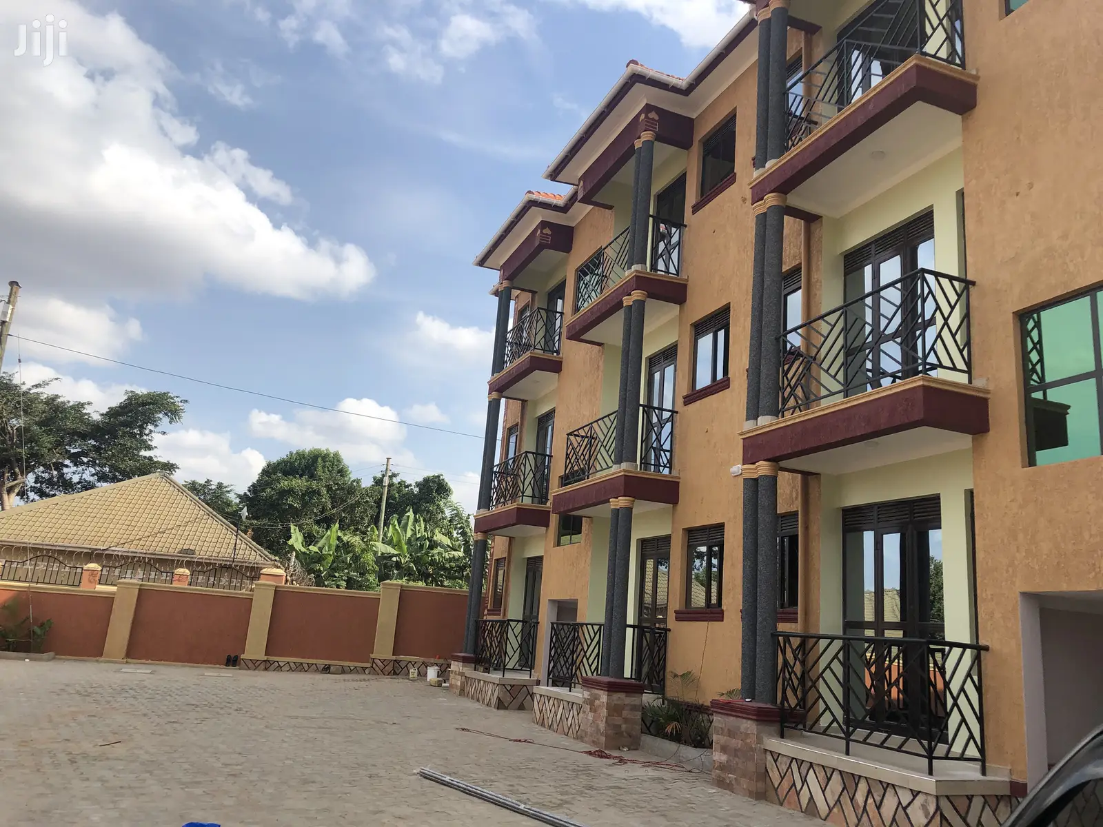 Kisaasi 12 Unit Apartments Near the Main Road on Sale in Kampala