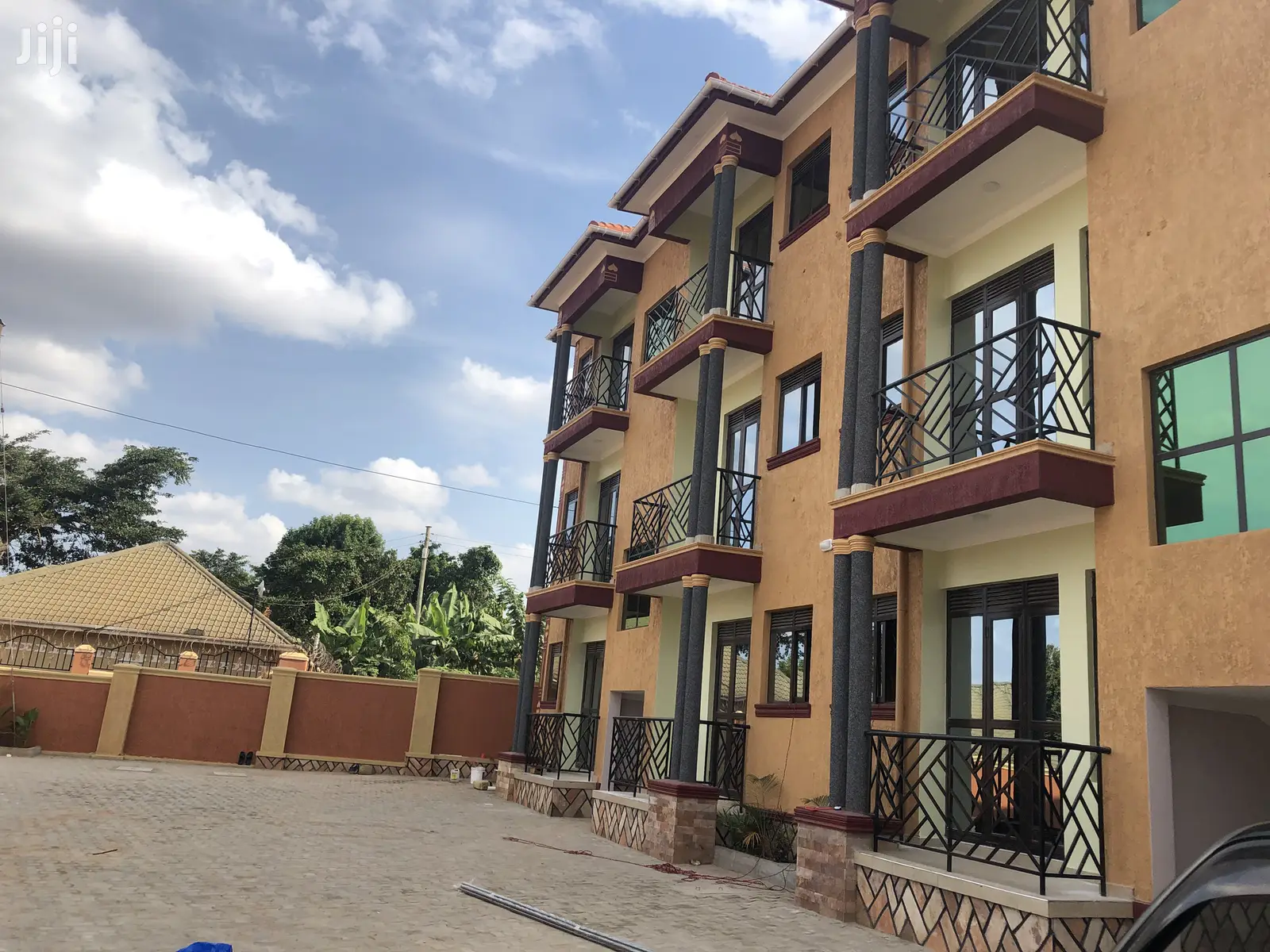 Kisaasi 12 Unit Apartments Near the Main Road on Sale in Kampala