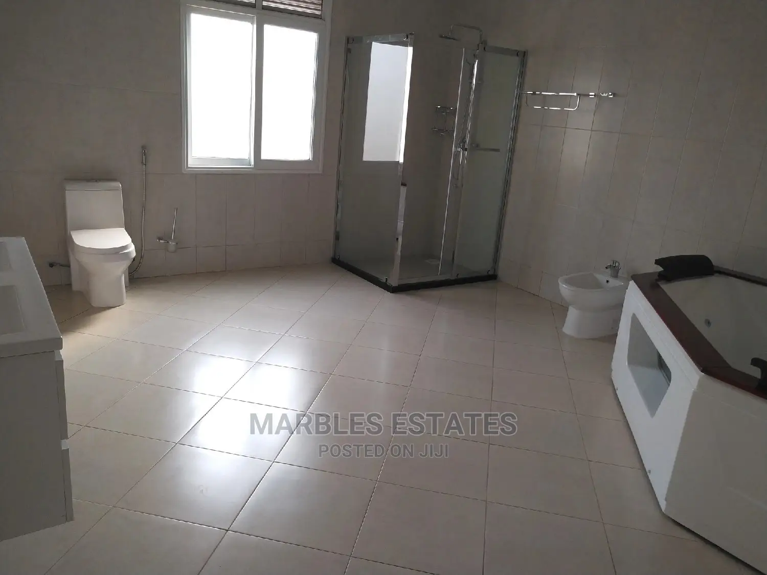 3bdrm Apartment in Kololo, Central Division for Sale in Central Division