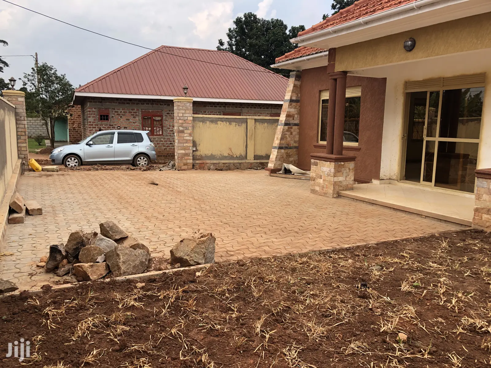 Kiira Classy Bungalow for Sell in Kampala