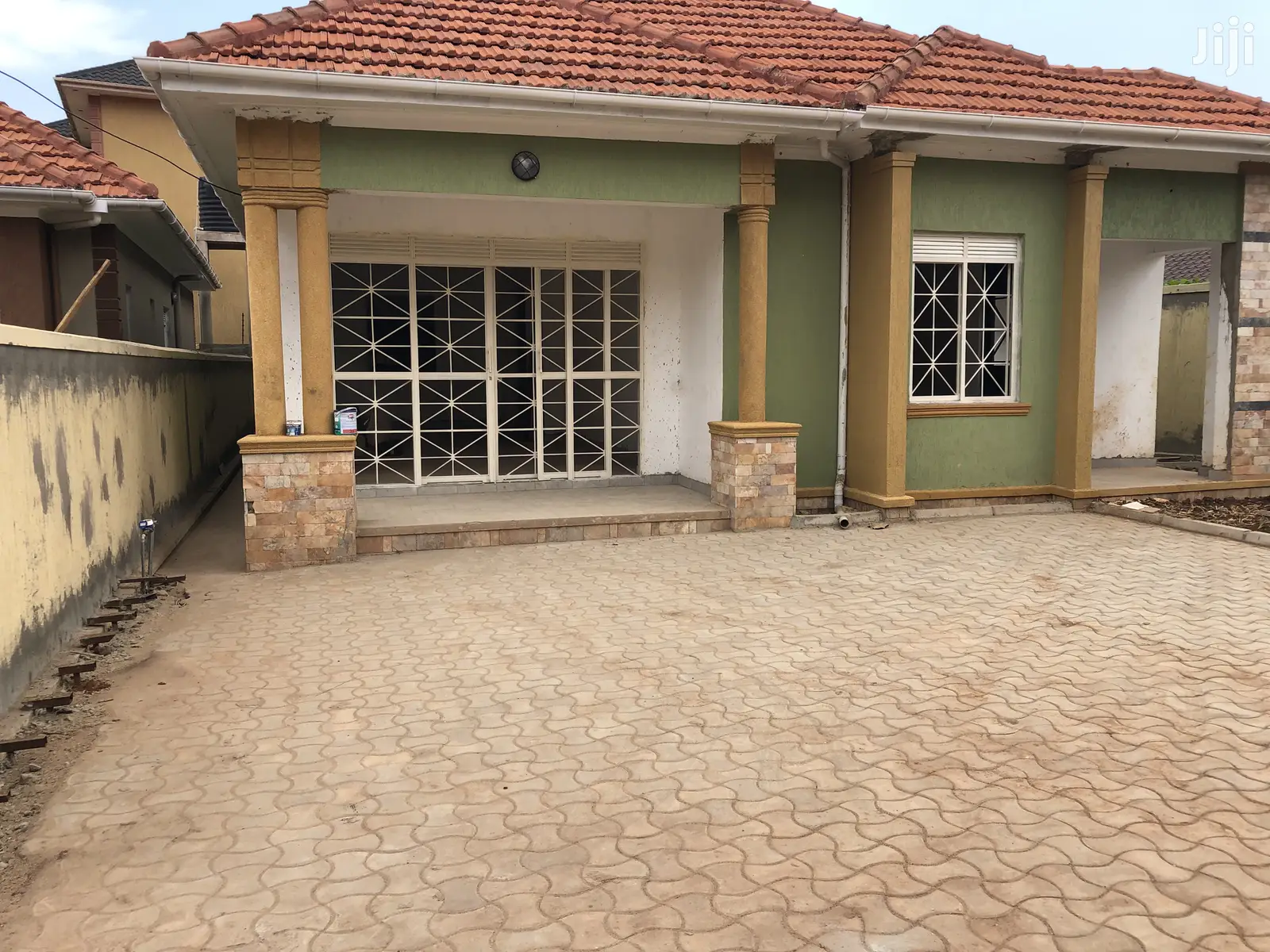 Kiira Nice House on Sell in Kampala