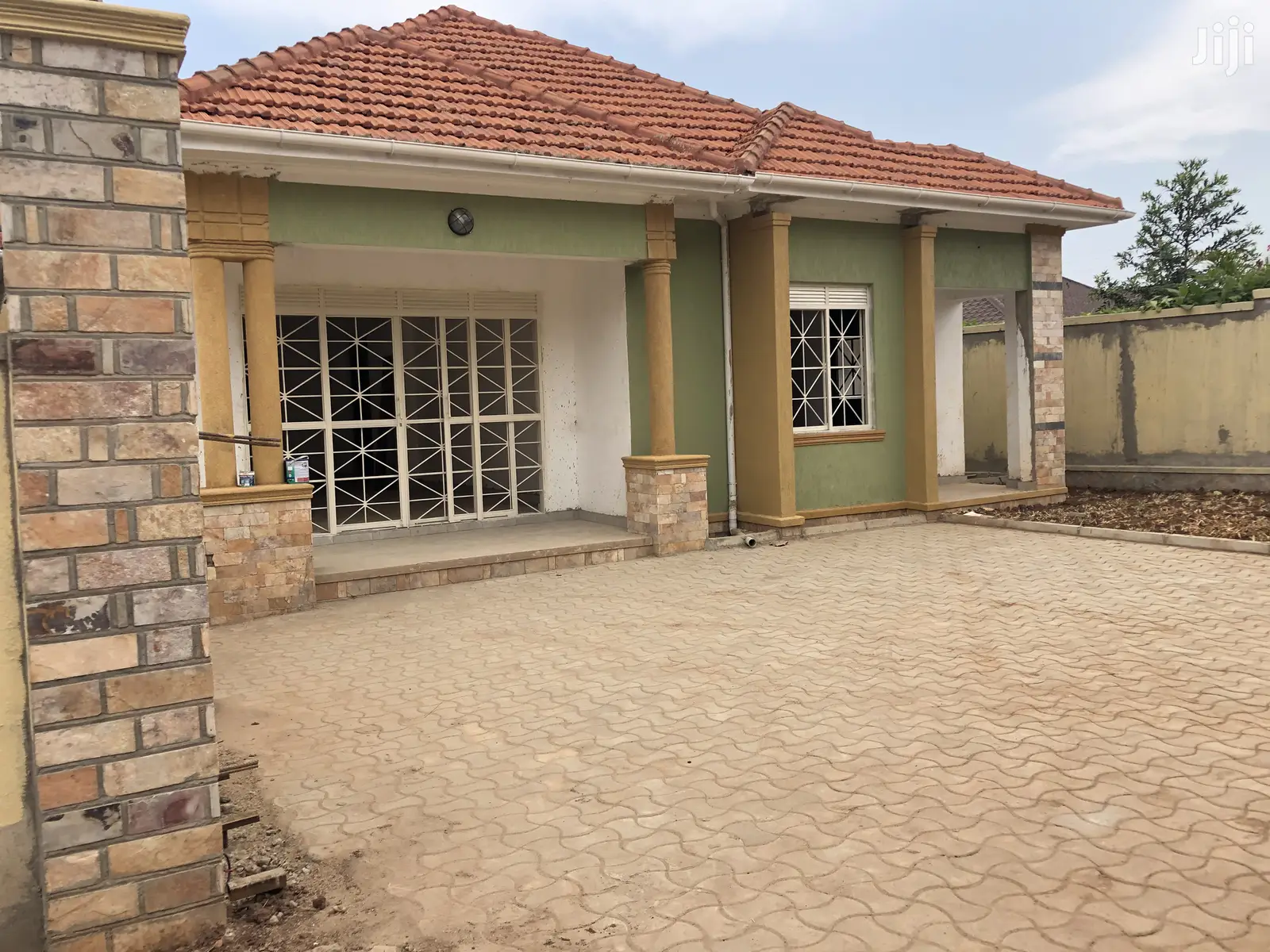 Kiira Nice House on Sell in Kampala