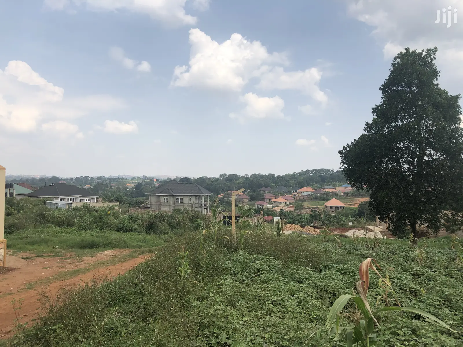 Nakwero Cute Plot Near Tarmack on Sell in Kampala