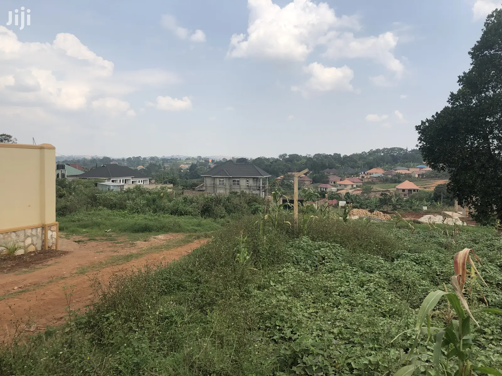Nakwero Cute Plot Near Tarmack on Sell in Kampala