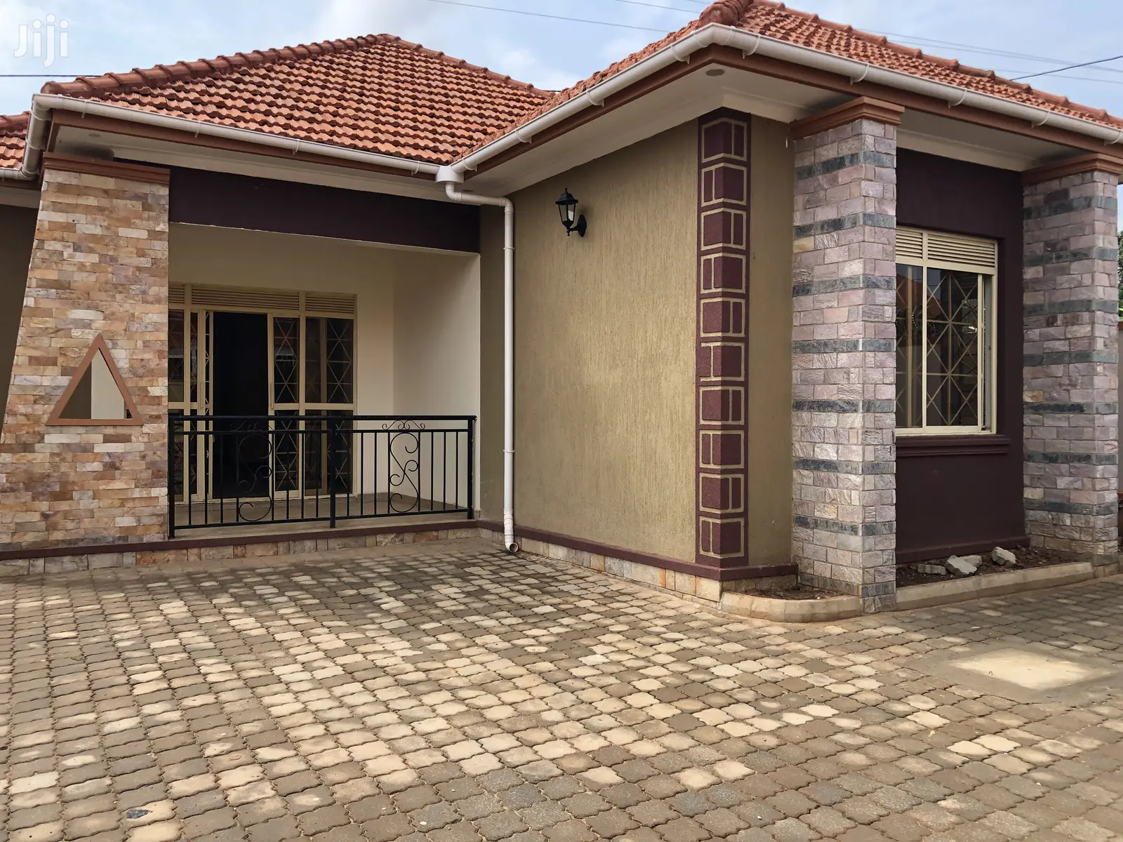 Kira Mamerito Road Classy Bungalow on Sale in Kampala