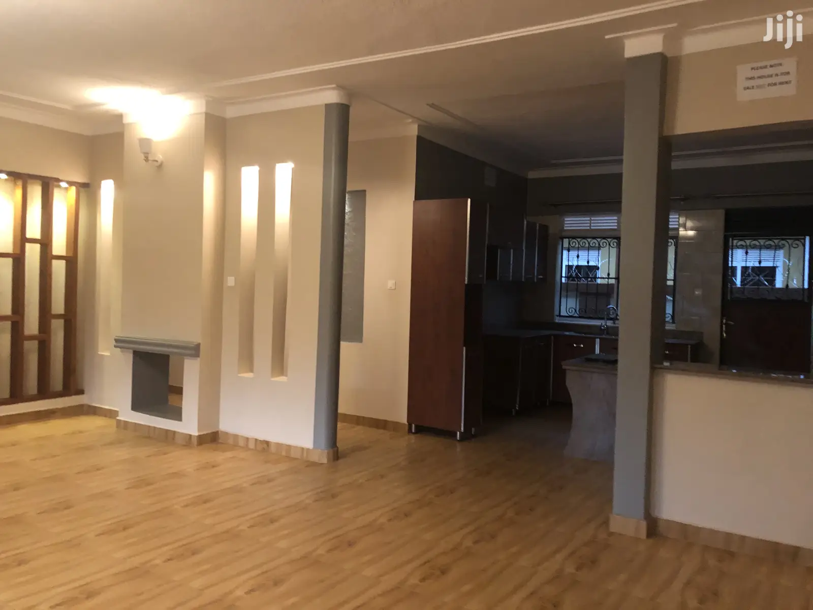 Kira Posh House in Tarmacked Neighborhood on Sale in Kampala