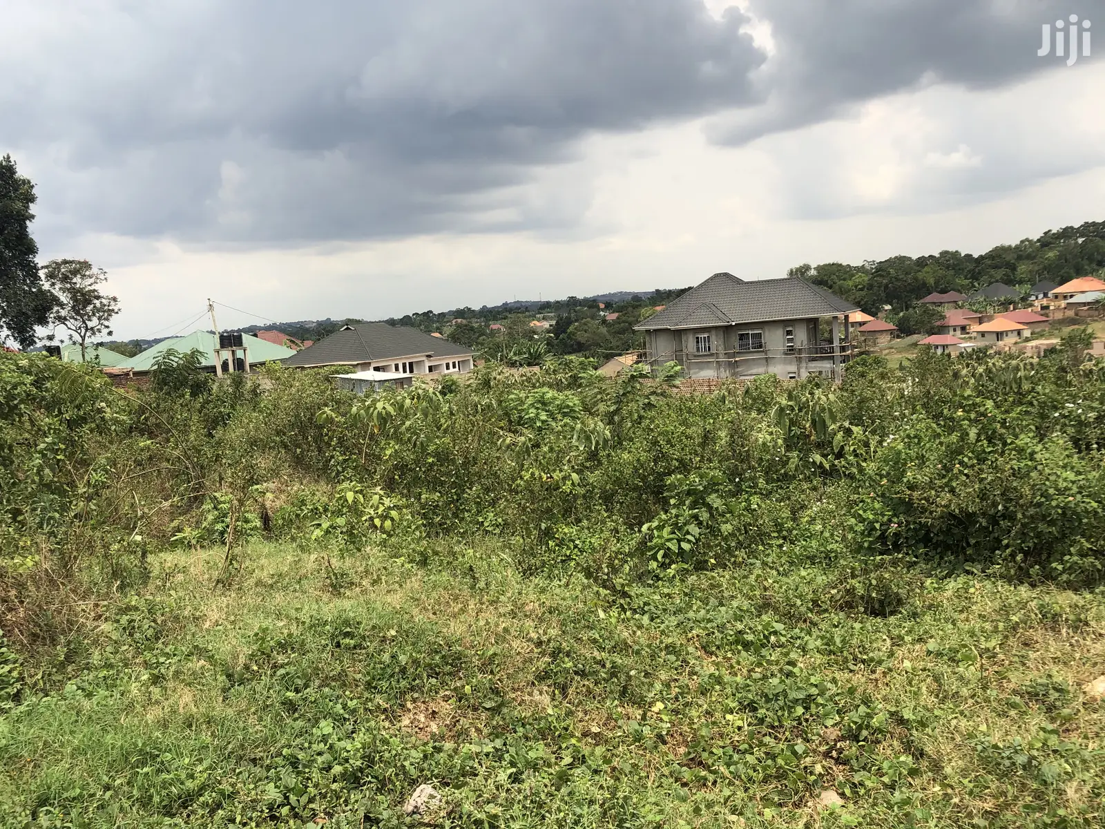 Kira Kimwani 25 Decimals Near Tarmack Juicy Plot on Sell in Kampala