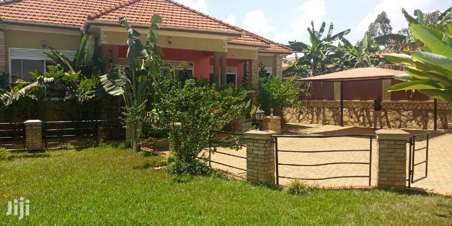 Kiira Charming House With Alot of Green on Sale in Kampala