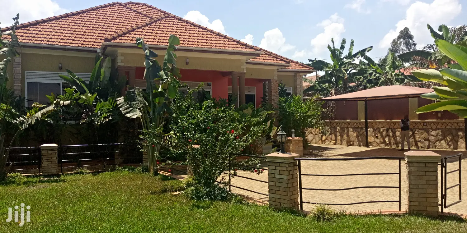 Kiira Charming House With Alot of Green on Sale in Kampala