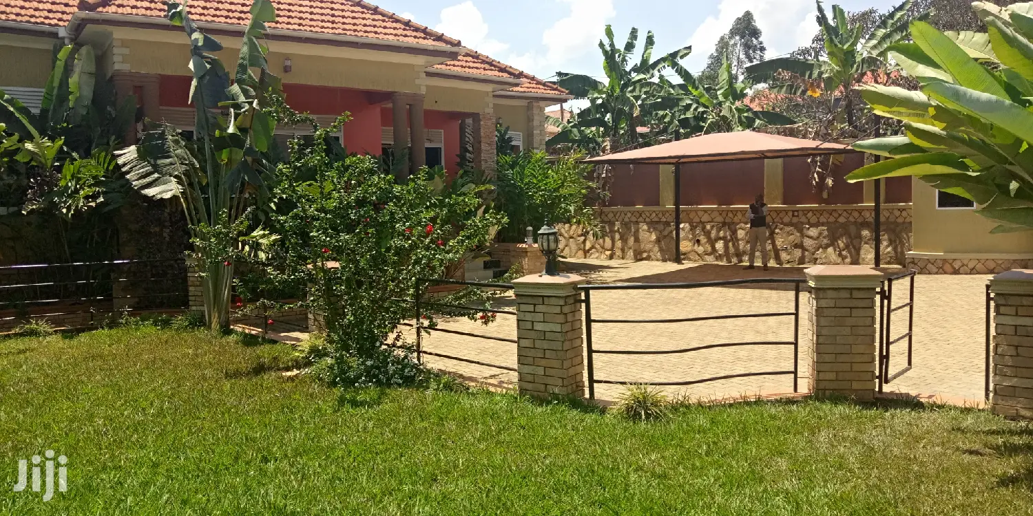 Kiira Charming House With Alot of Green on Sale in Kampala