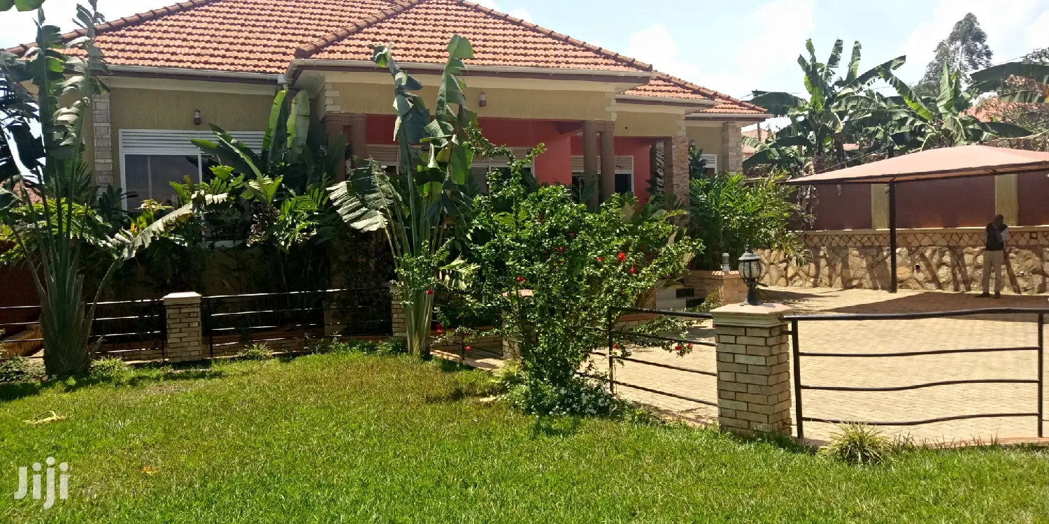 Kiira Charming House With Alot of Green on Sale in Kampala