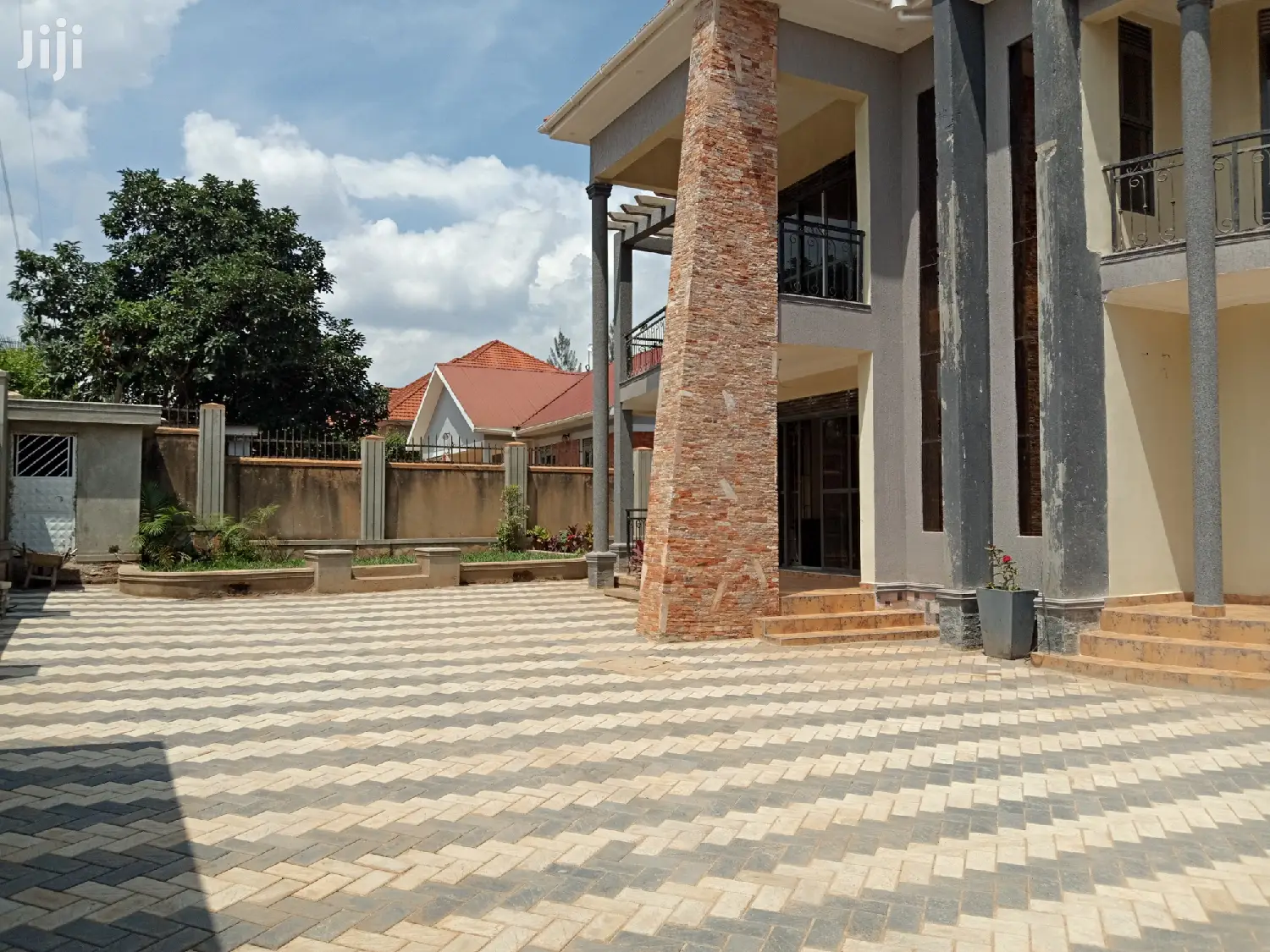 Mansion in Naalya on Sell in Kampala