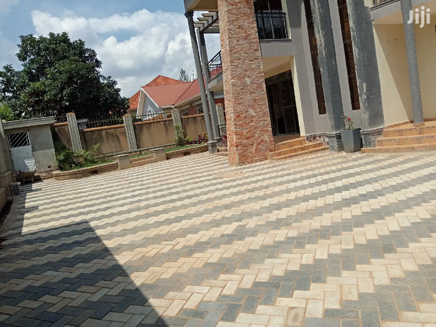 Mansion in Naalya on Sell in Kampala