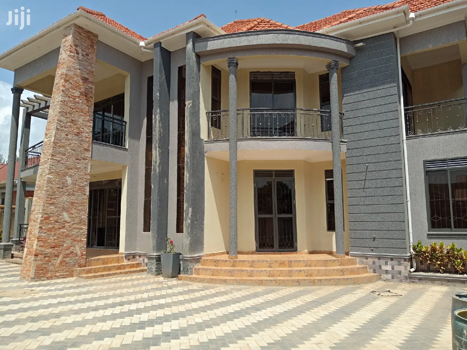 Mansion in Naalya on Sell in Kampala