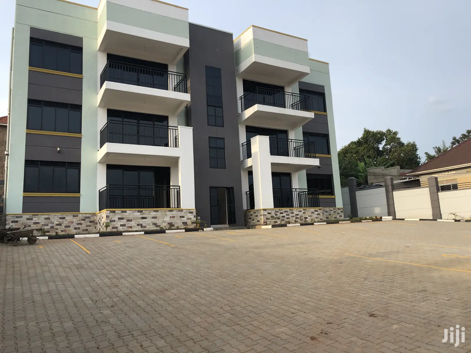Kira 3 Bedroom Condominiums With Maid’S Quarters On Sell in Kampala