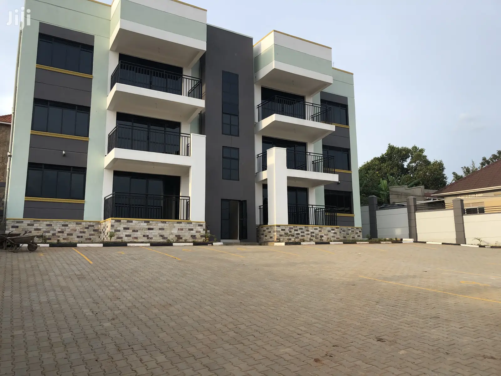 Kira 3 Bedroom Condominiums With Maid’S Quarters On Sell in Kampala