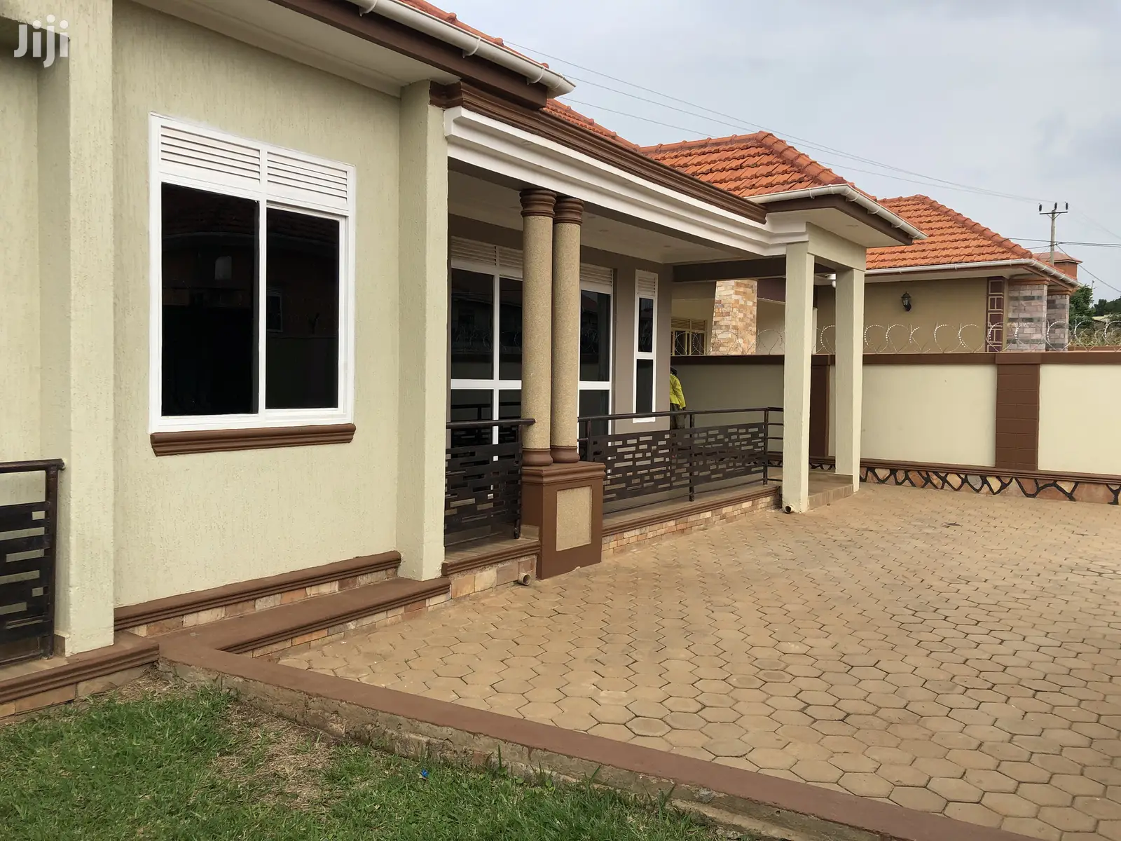 Kira Kito Posh House in Tarmacked Neighborhood for Sale in Kampala