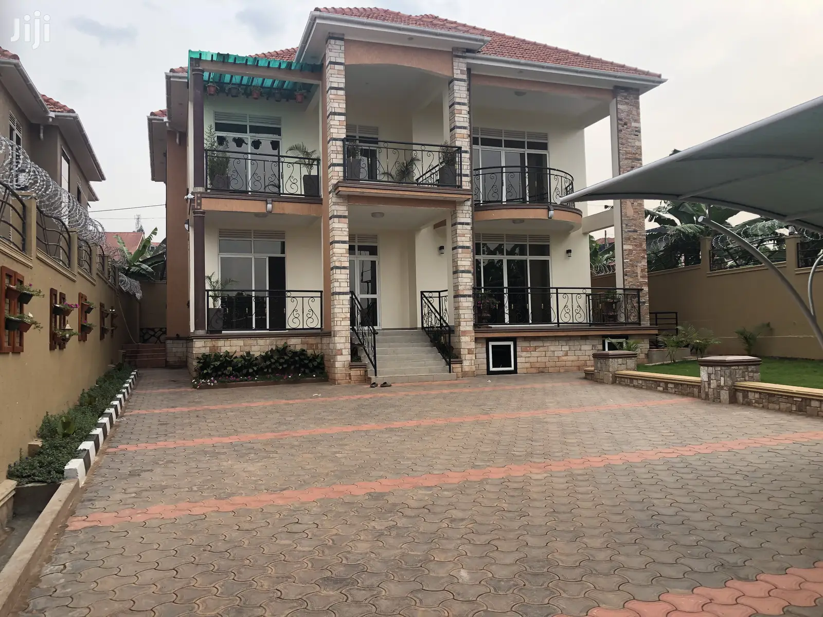 Kisaasi Classy Mansion on Sell in Kampala
