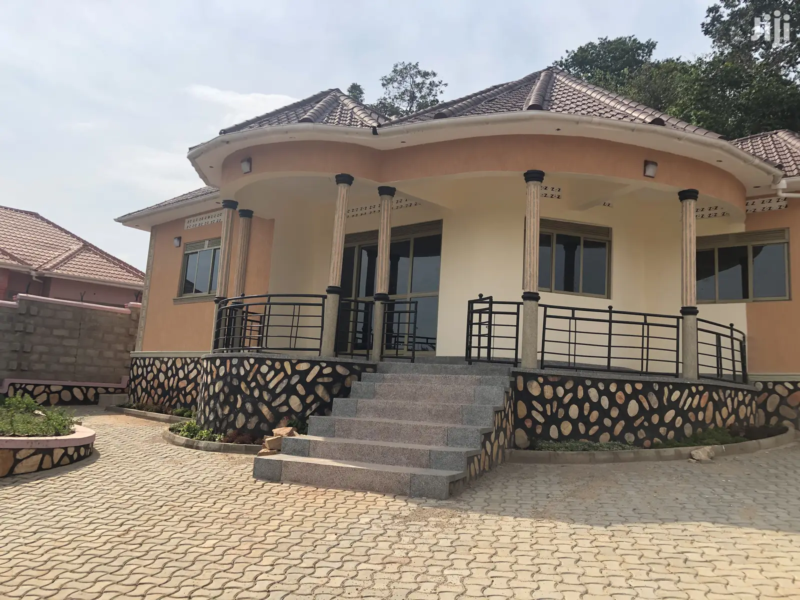Kira Posh Bungalow on Sale in Kampala