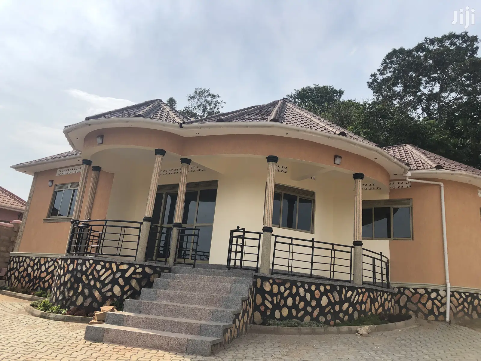 Kira Posh Bungalow on Sale in Kampala
