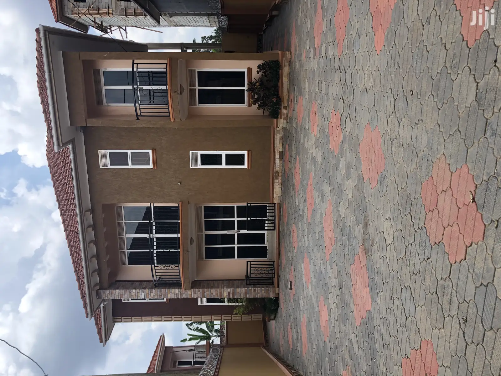 Kira Six Bedrooms Mansion on Sell in Kampala