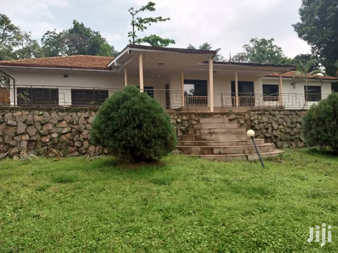 4 Bedroom Bungalow In Town For Rent in Kampala