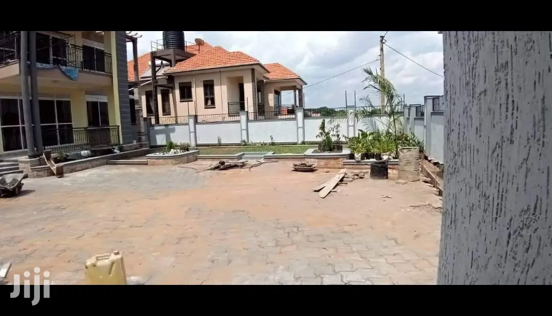 Kisaasi Very Posh Mansion on Sale in Kampala