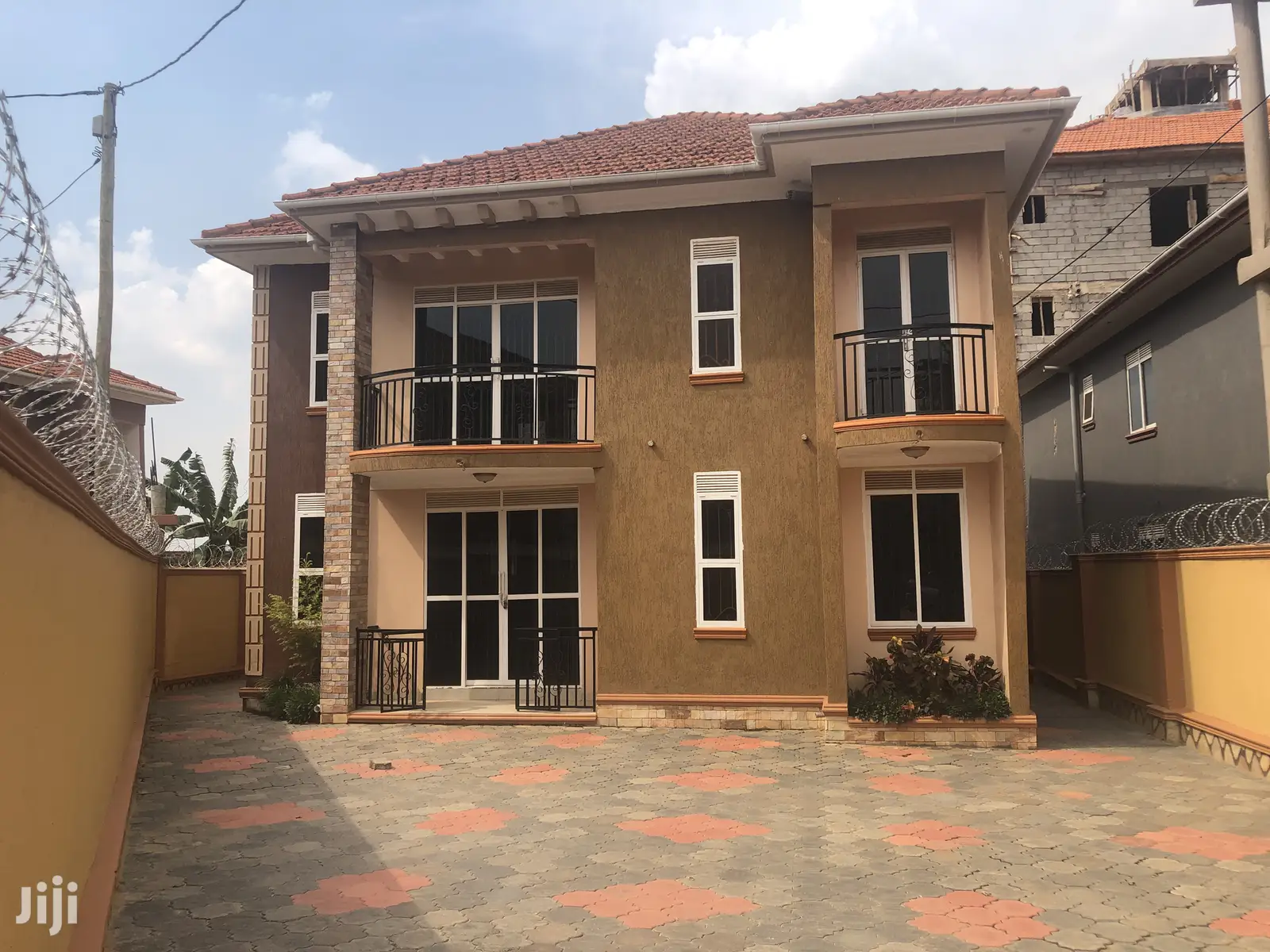 Kiira 6 Bedrooms Home on Sell in Kampala