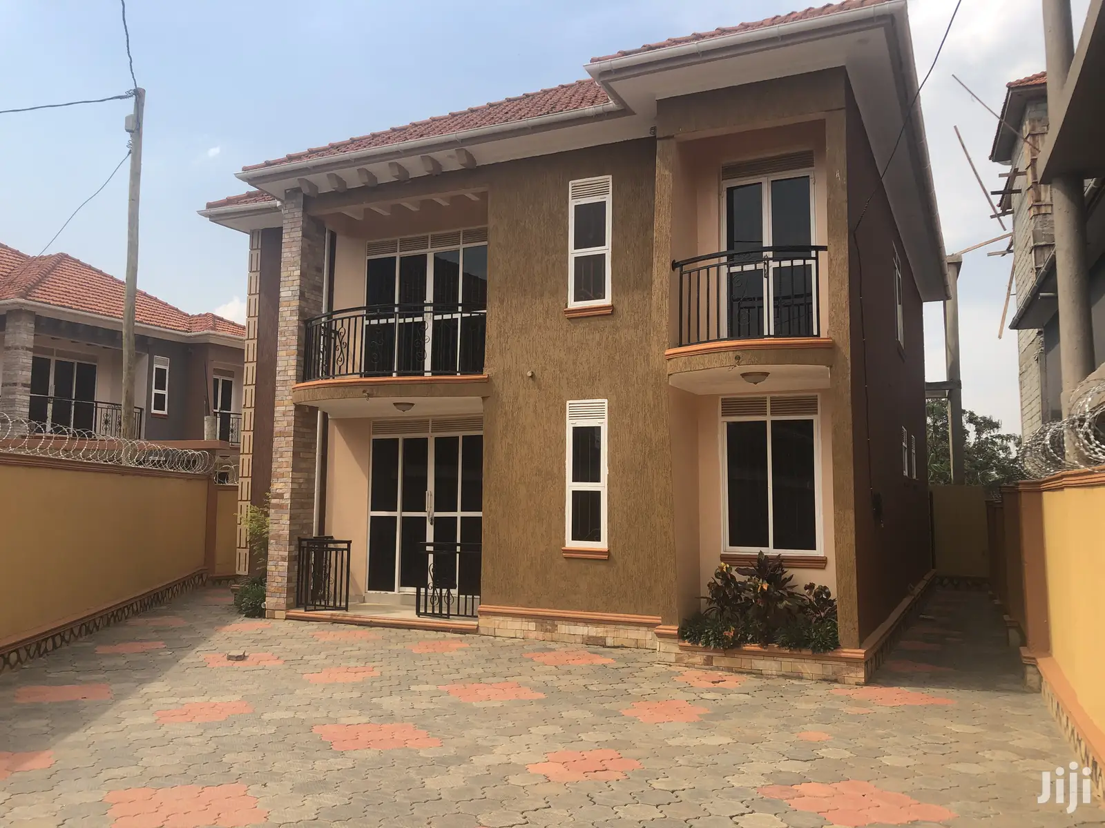 Kiira 6 Bedrooms Home on Sell in Kampala