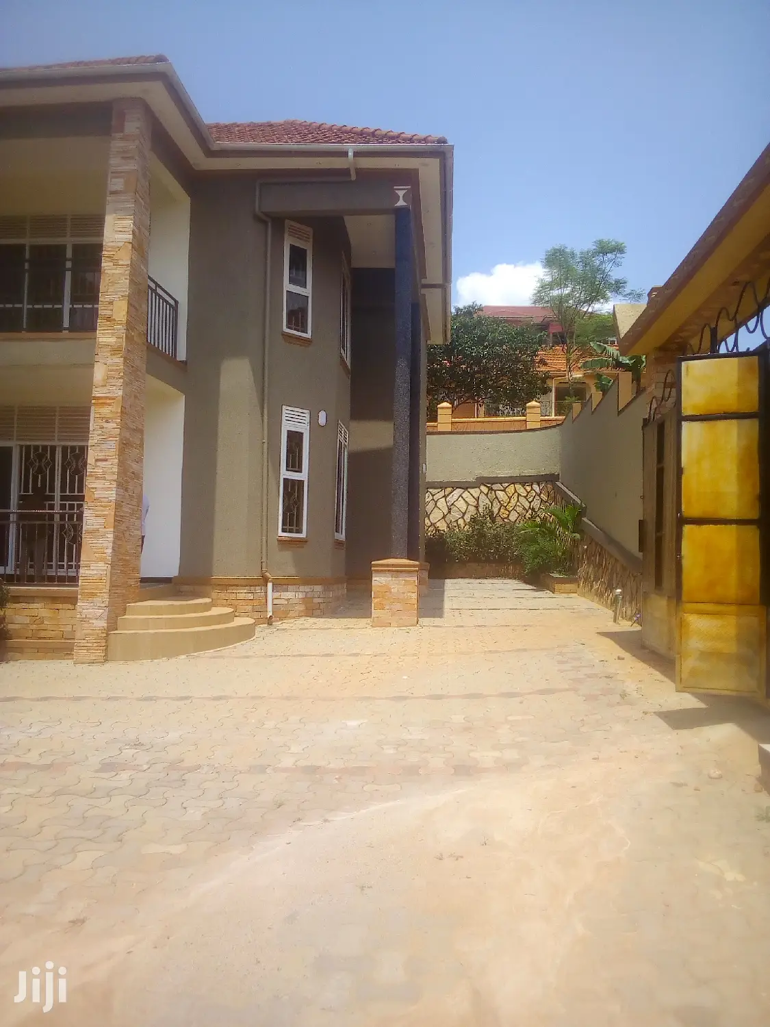 5 Bedroom Maginifient Villa For Sale in Wakiso