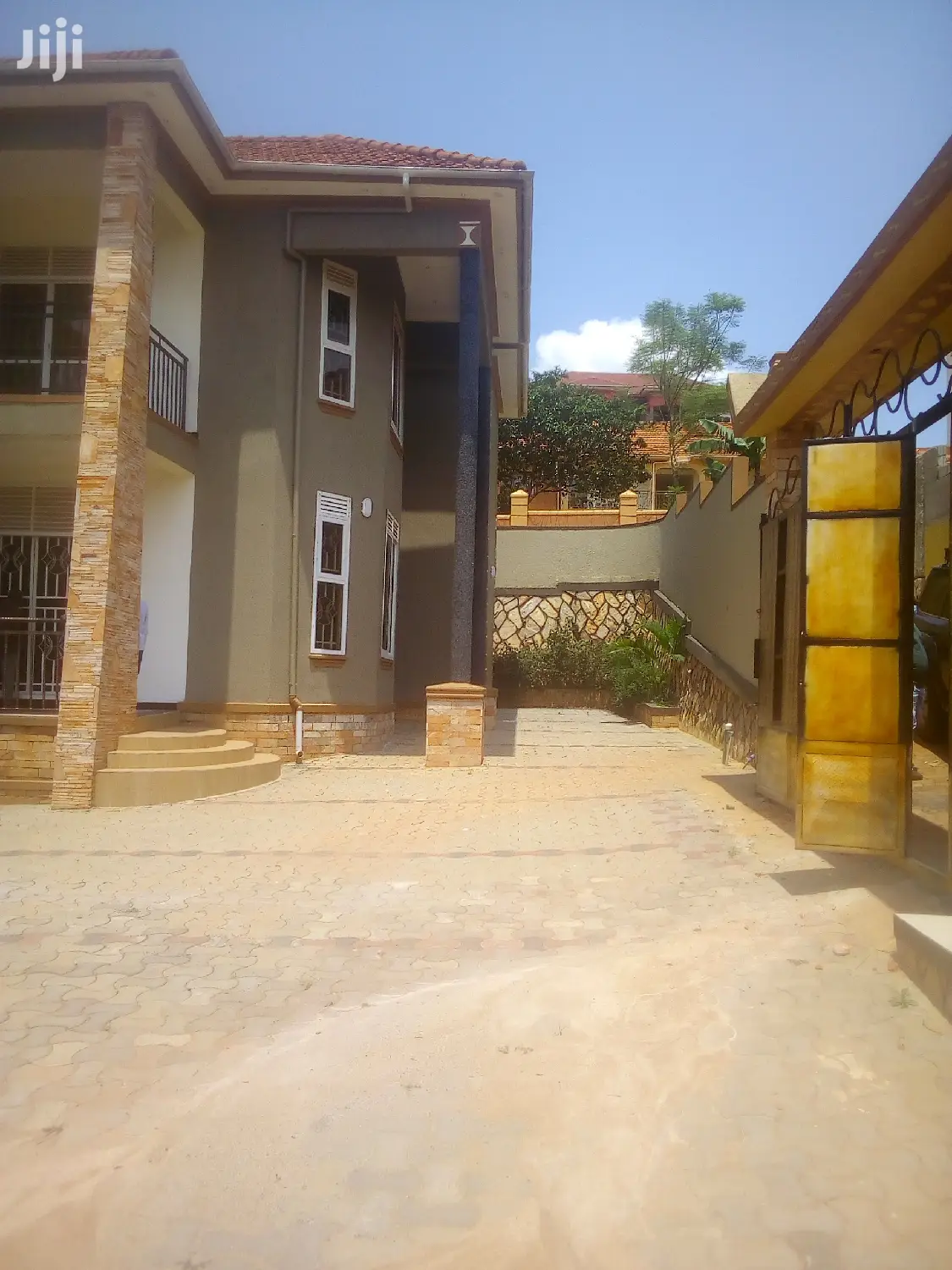 5 Bedroom Maginifient Villa For Sale in Wakiso