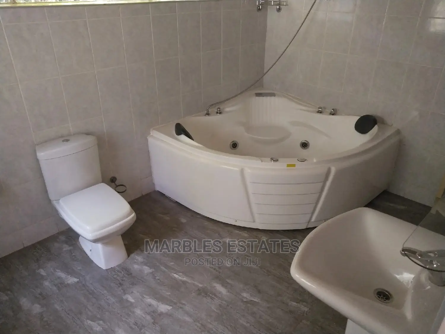 Nice House For Rent In Bugolobi With A Pool in Kampala