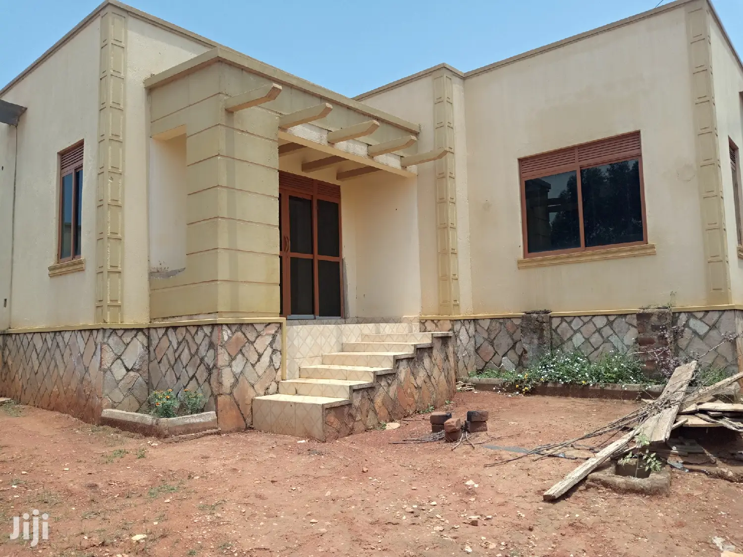Quick Sell, Bungaloo in Kira in Kampala