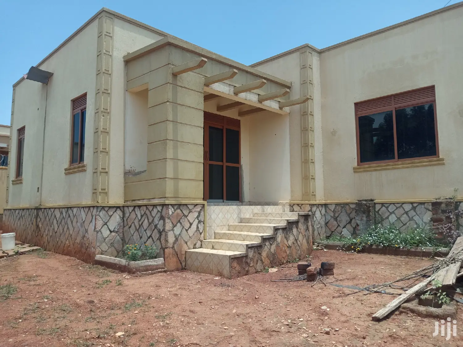 Quick Sell, Bungaloo in Kira in Kampala