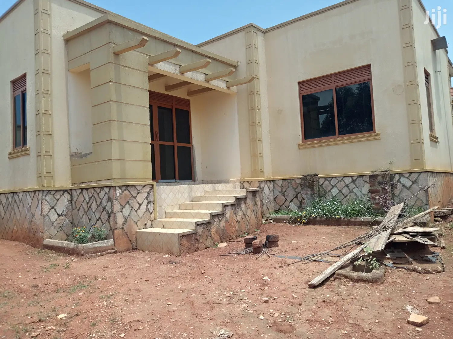 Quick Sell, Bungaloo in Kira in Kampala