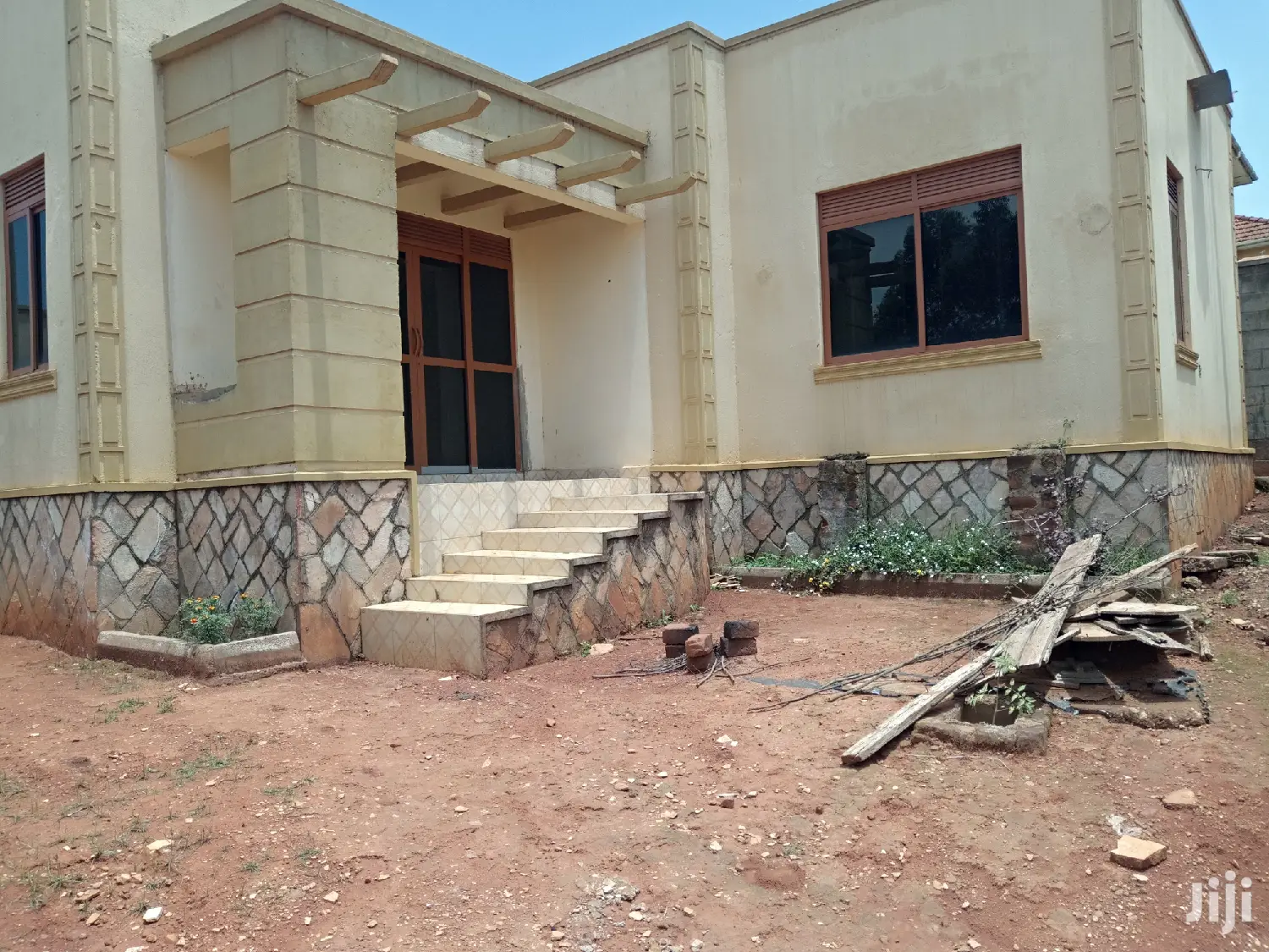 Quick Sell, Bungaloo in Kira in Kampala