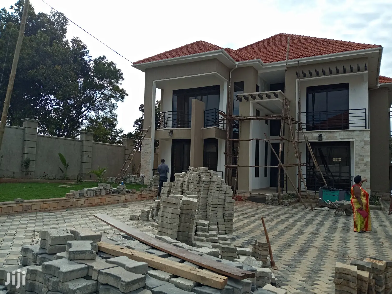 Kira Soon Complete Seven Bedrooms Mansion On Sell in Kampala