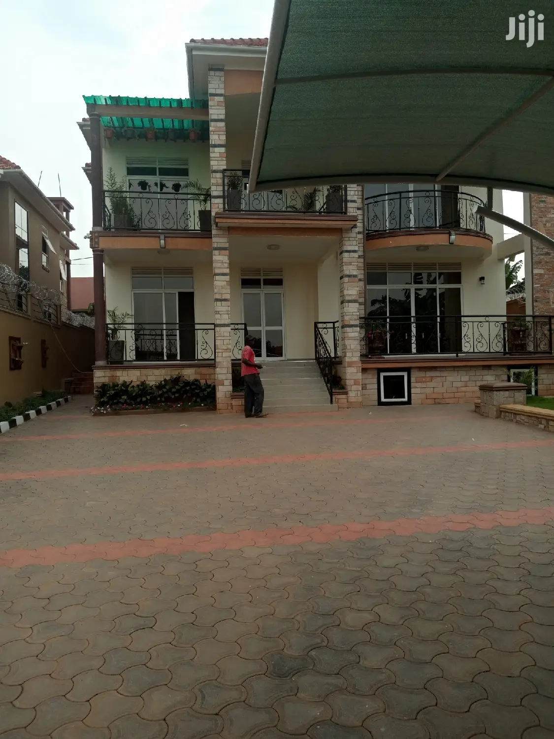 Kisaasi Modern Mansion On Sell in Kampala