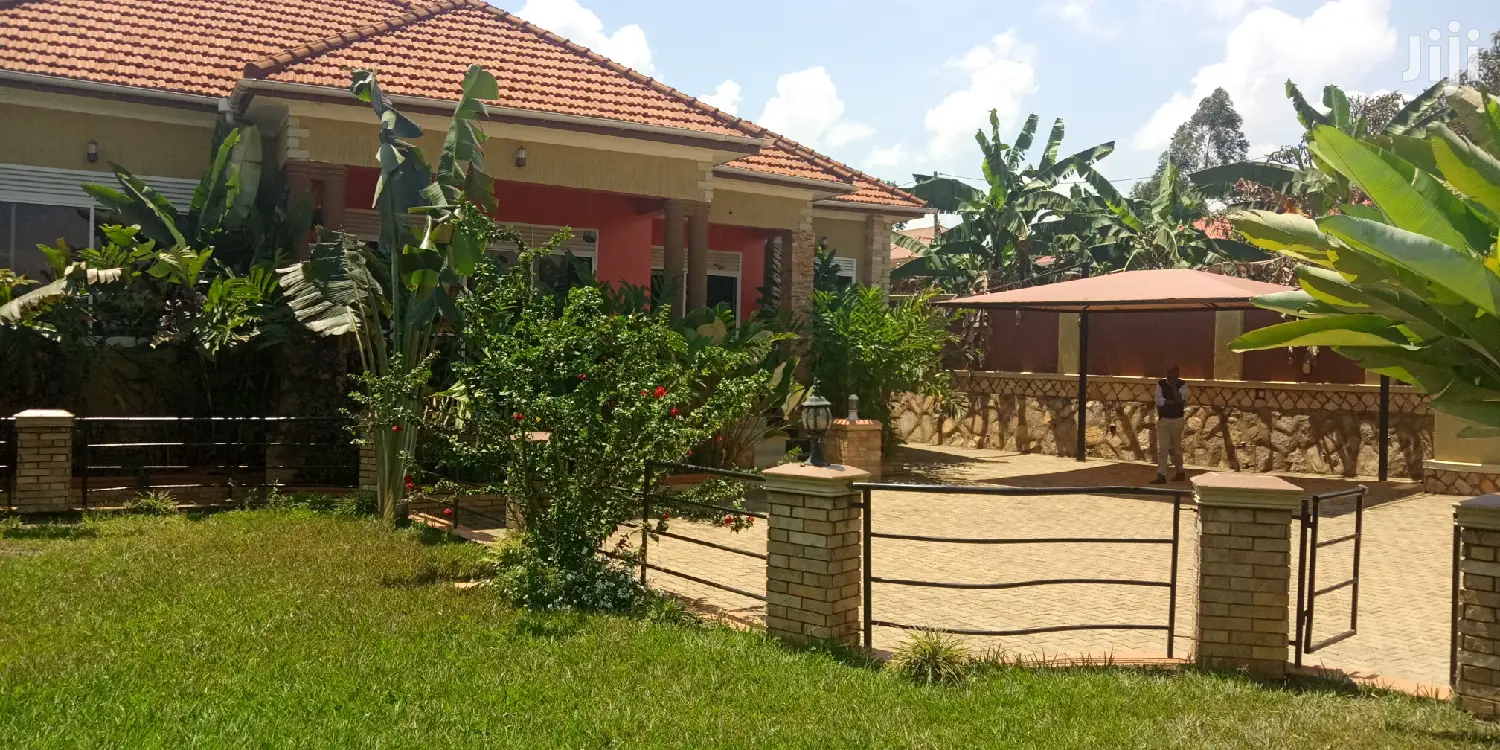 Kiira House With a Big Compound on Sale in Kampala