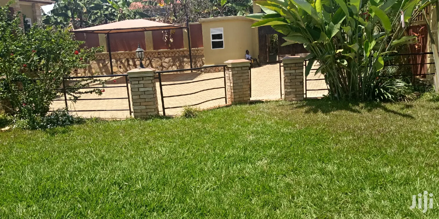 Kiira House With a Big Compound on Sale in Kampala
