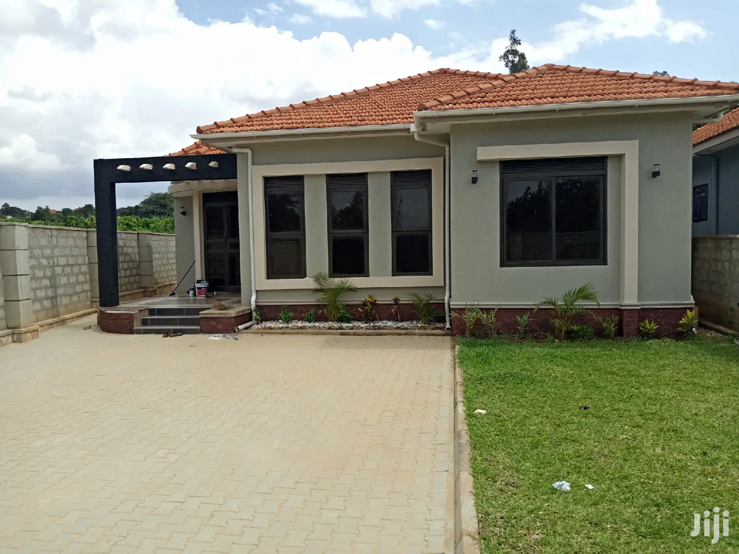 Kiira New Stylish Home on Sell in Kampala