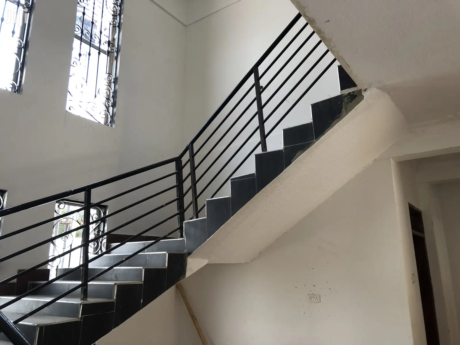 Kiira Seven Bedrooms Mansion On Sell in Kampala
