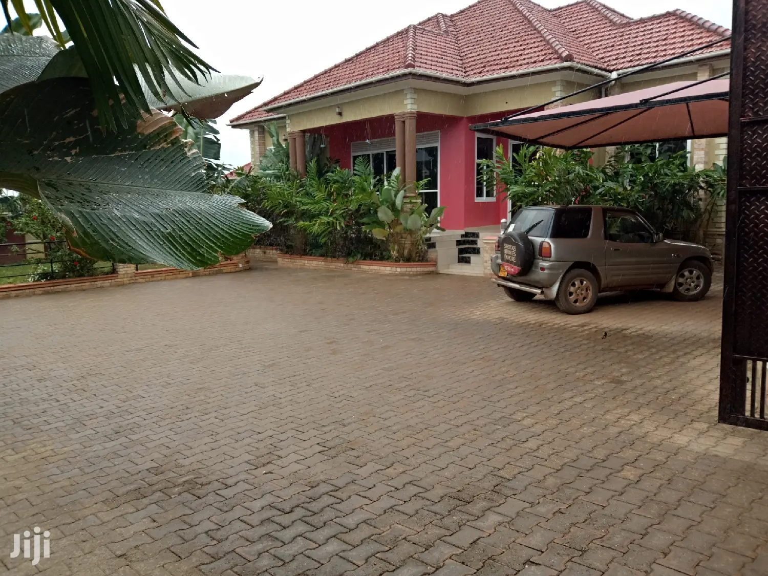 Big Bungaloo in Kiira for Sell in Kampala
