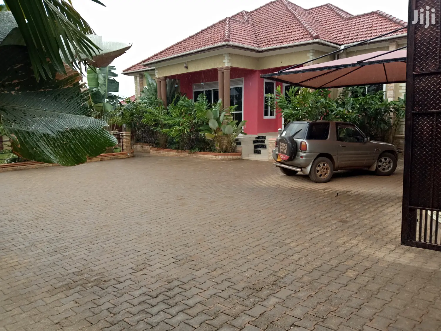 Big Bungaloo in Kiira for Sell in Kampala