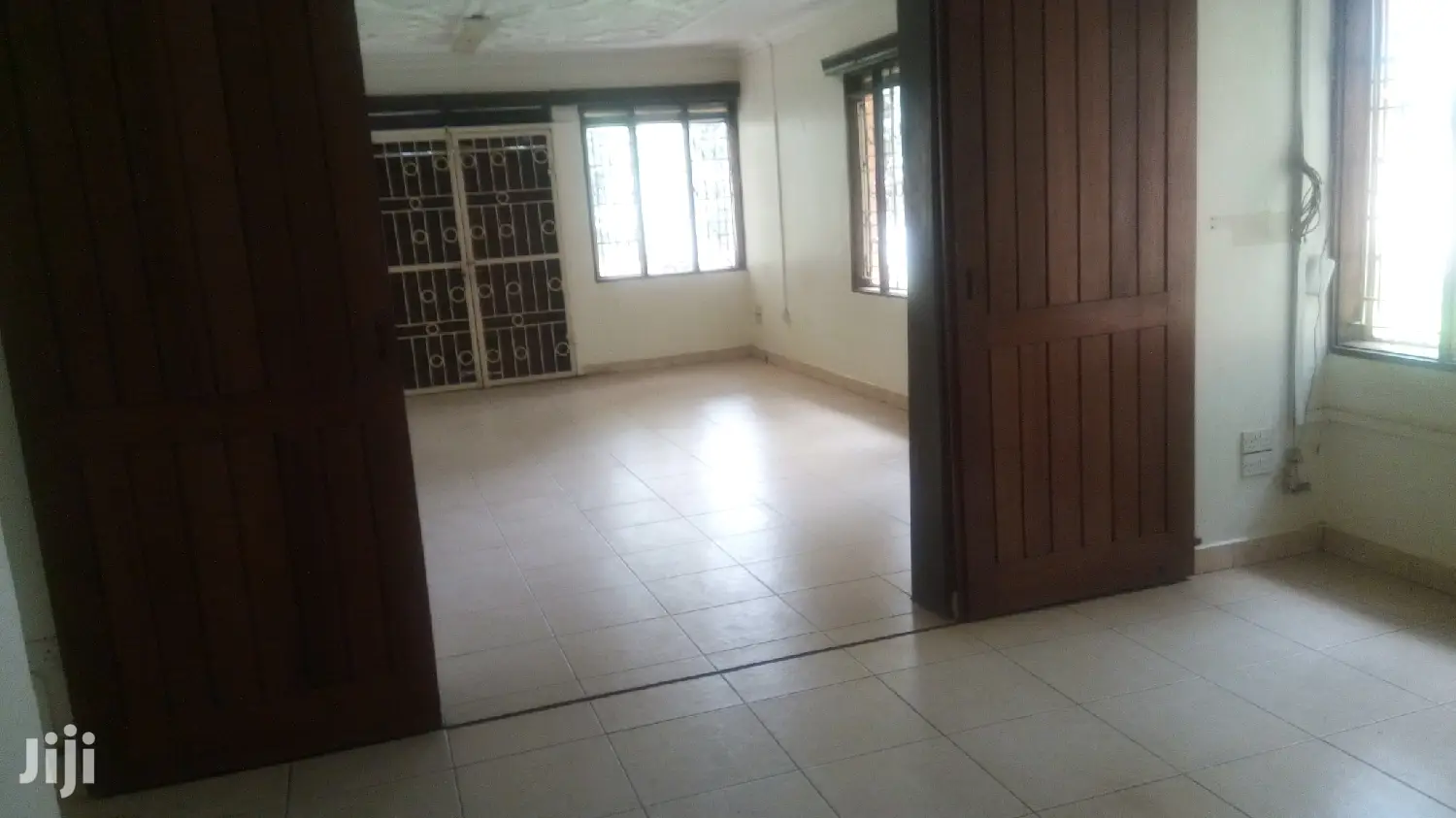 5 Bedroom Mansion In Bugolobi For Rent in Kampala