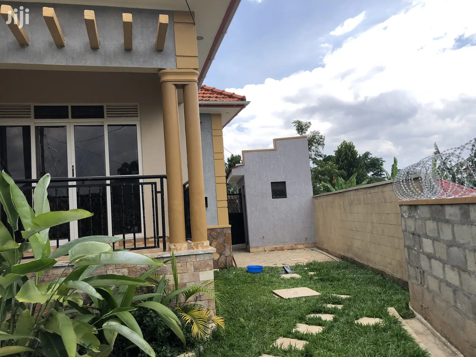 Kira Big Compound Luxury Home on Sell in Kampala